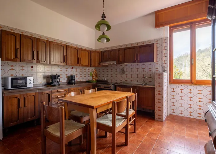 Apartment 6 Guests Near Cinque Terre In Nature Balcony Valley View Shared Pool Hiking Trails Camedone